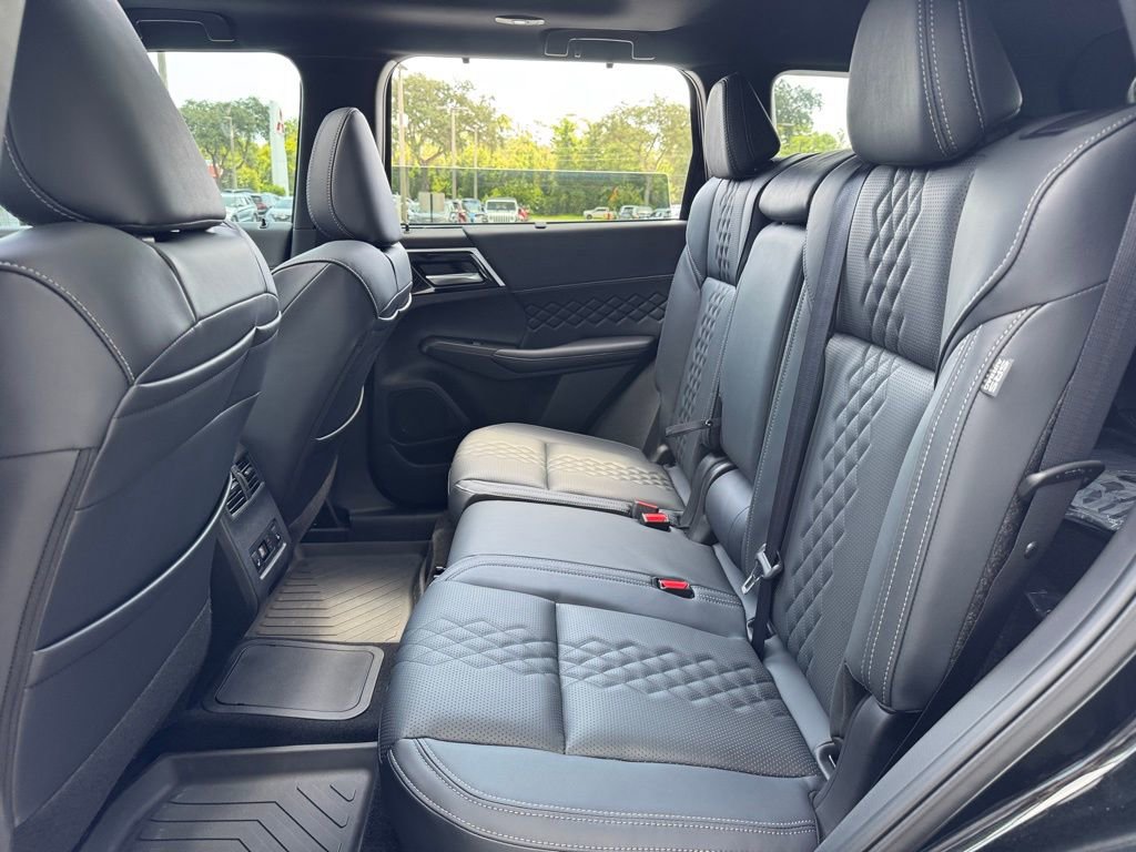 New 2025 Mitsubishi Outlander SEL Black Edition image 15