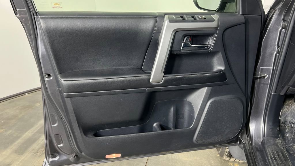 Used 2014 Toyota 4Runner SR5 image 17