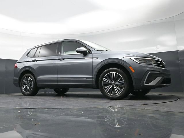 Used 2024 Volkswagen Tiguan Wolfsburg Edition image 37
