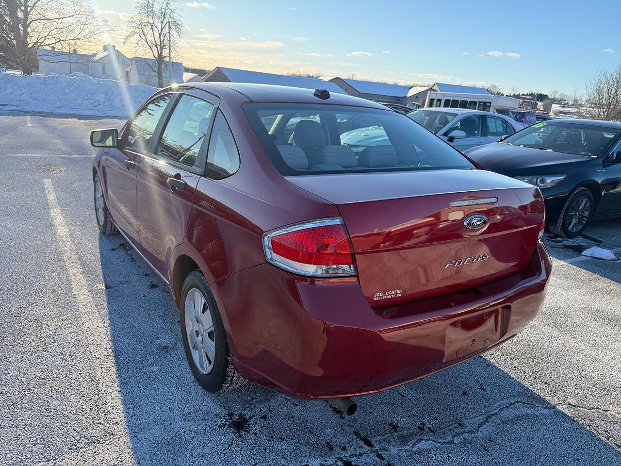 Used 2011 Ford Focus S FWD image 4