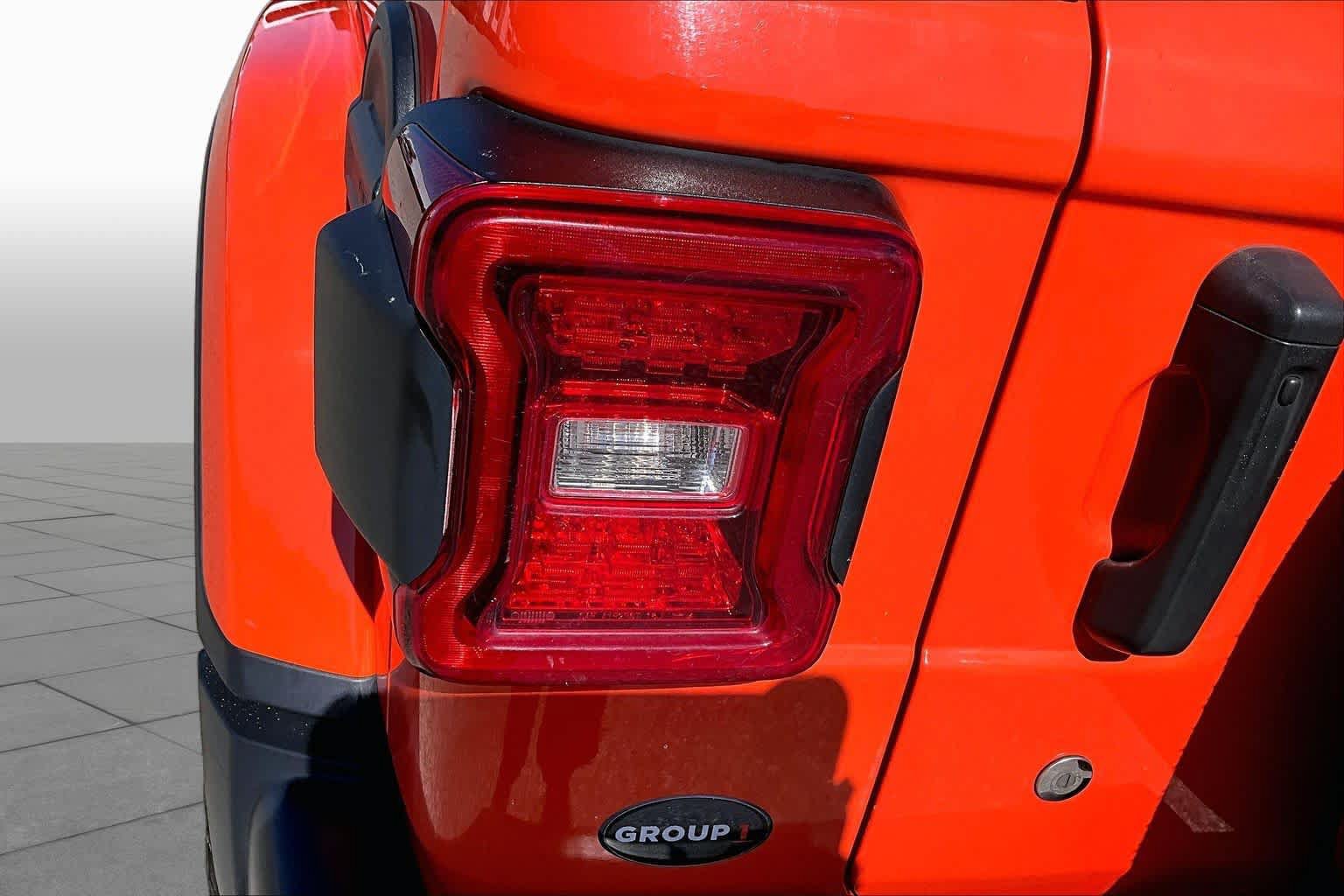 Used 2018 Jeep Wrangler Unlimited Sahara AWD/4WD image 28