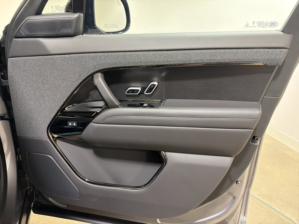 New 2025 Land Rover Range Rover Sport Dynamic SE image 23