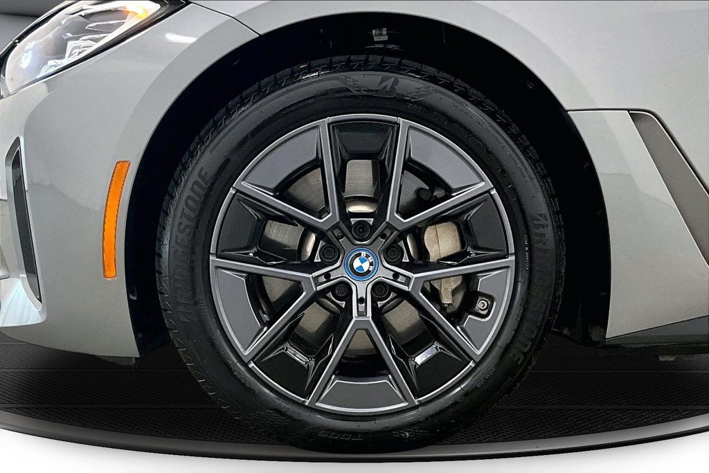 Used 2024 BMW i4 eDrive35 w/ Premium Package RWD image 31