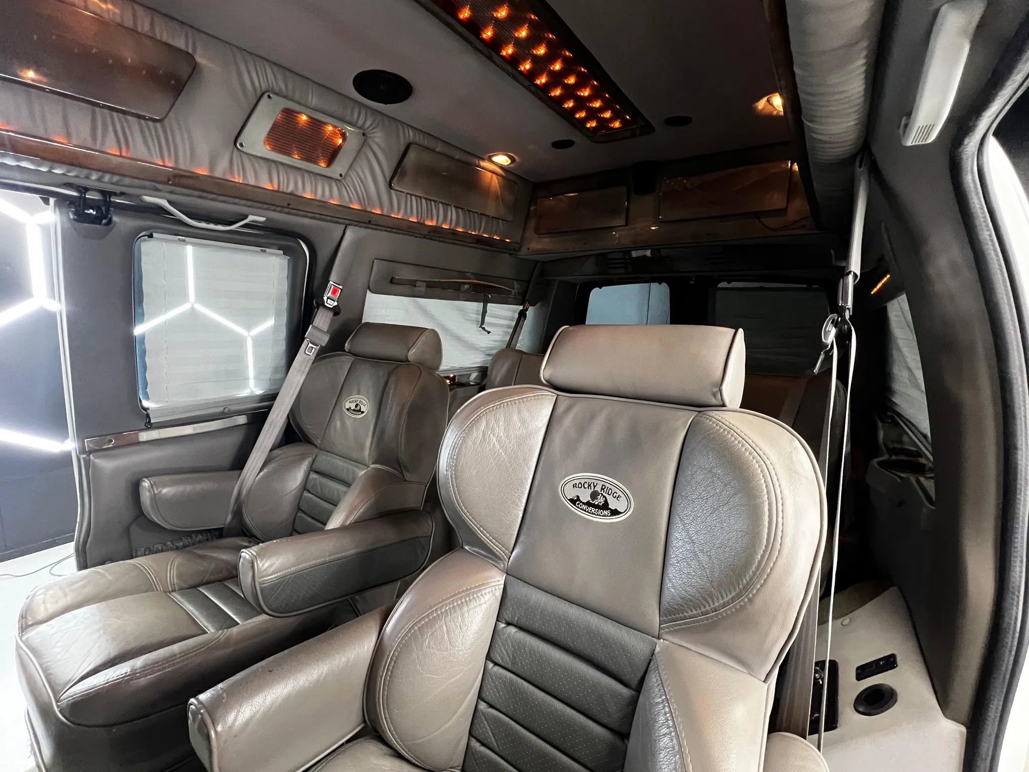 Used 2006 Chevrolet Express 1500 w/ Preferred Equipment Group image 34