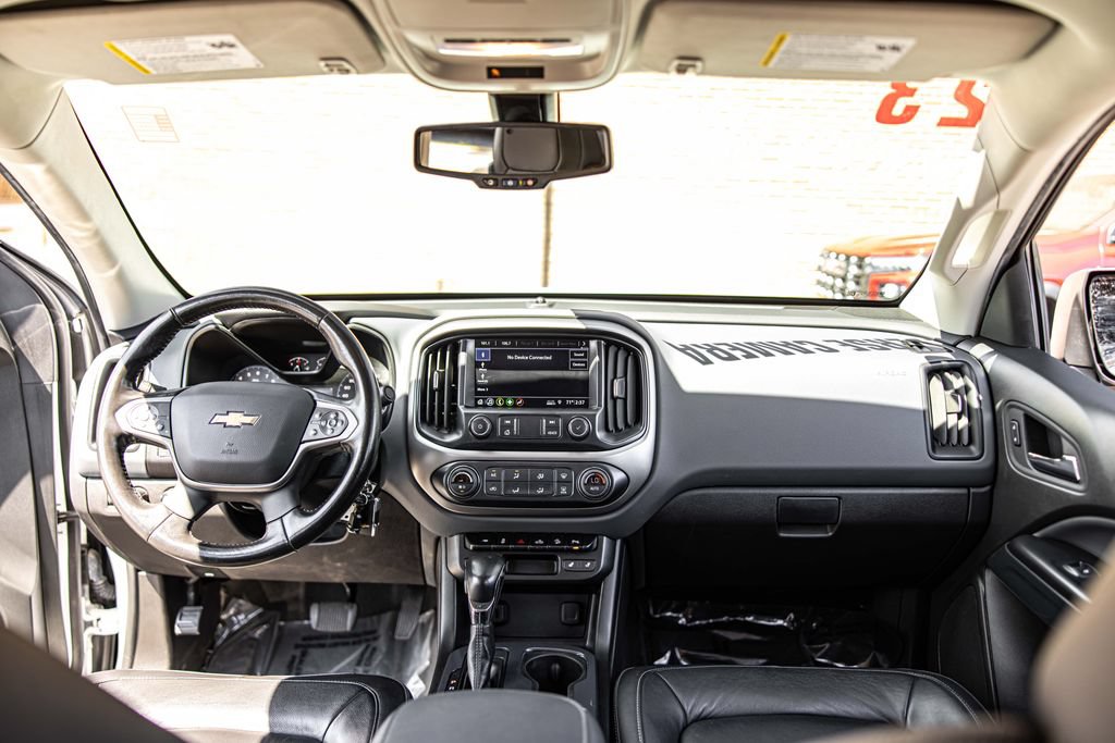 Used 2022 Chevrolet Colorado Z71 AWD/4WD image 32