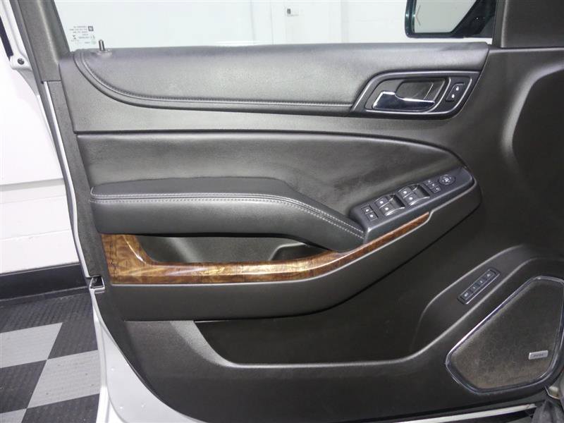 Used 2017 Chevrolet Suburban LT image 16