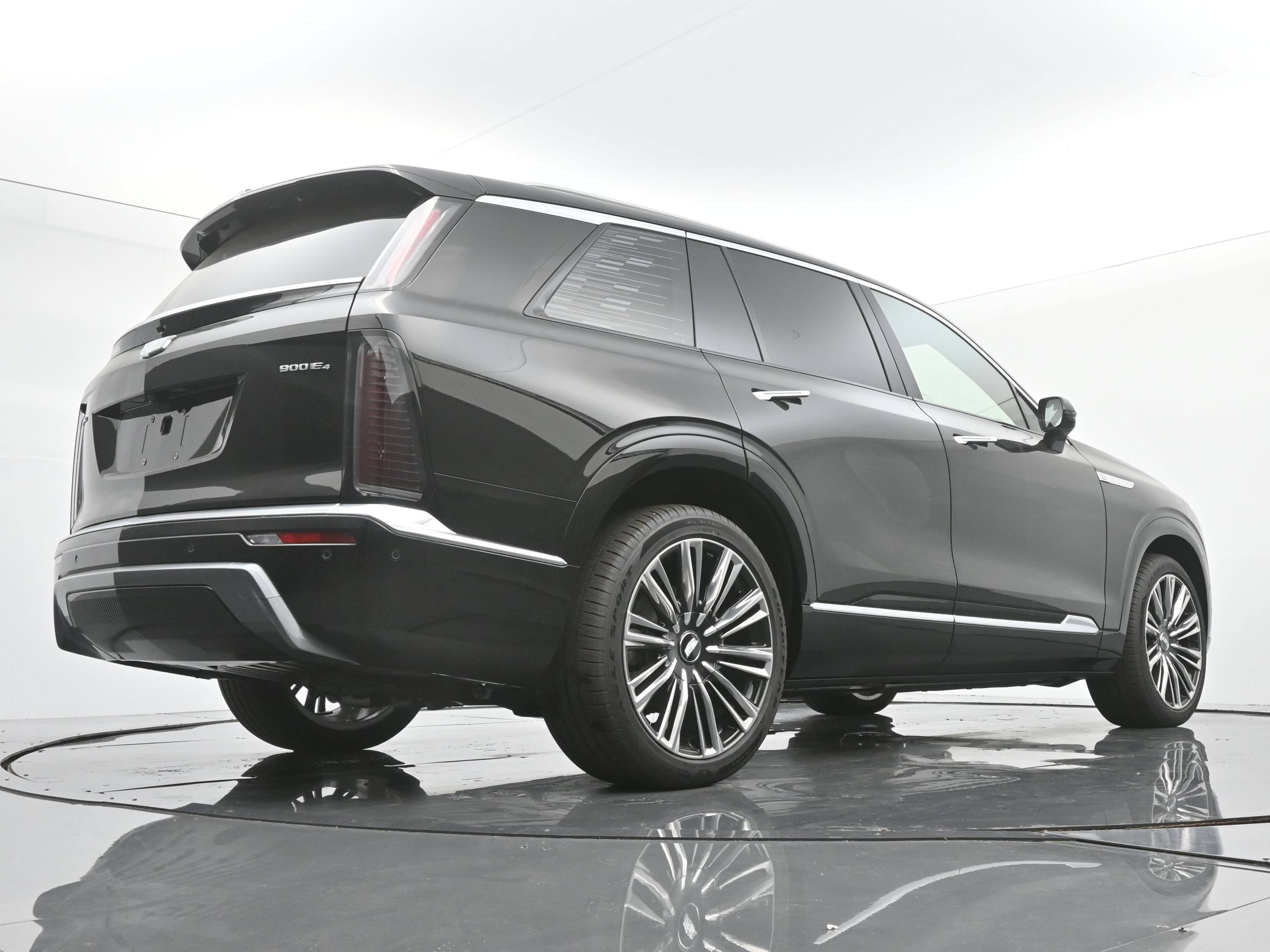 New 2026 Cadillac Vistiq Premium Luxury w/ LPO, Floor Liner Package AWD/4WD image 19