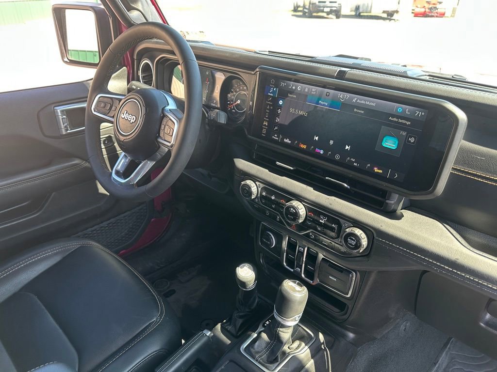 Used 2024 Jeep Wrangler Sahara w/ Technology Group image 32