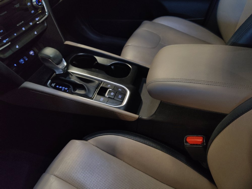 Used 2020 Hyundai Santa Fe SEL w/ Convenience + Premium Package FWD image 26