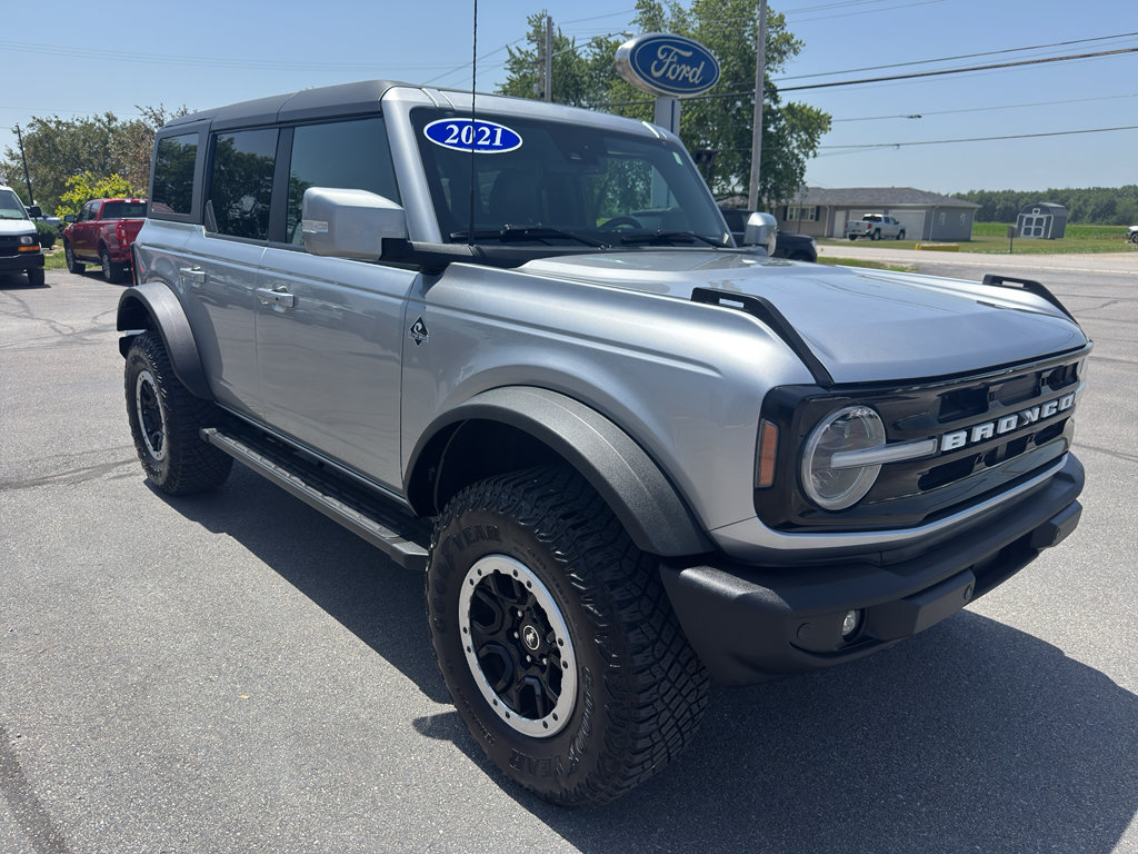 Used 2021 Ford Bronco Outer Banks w/ Sasquatch Package AWD/4WD image 3