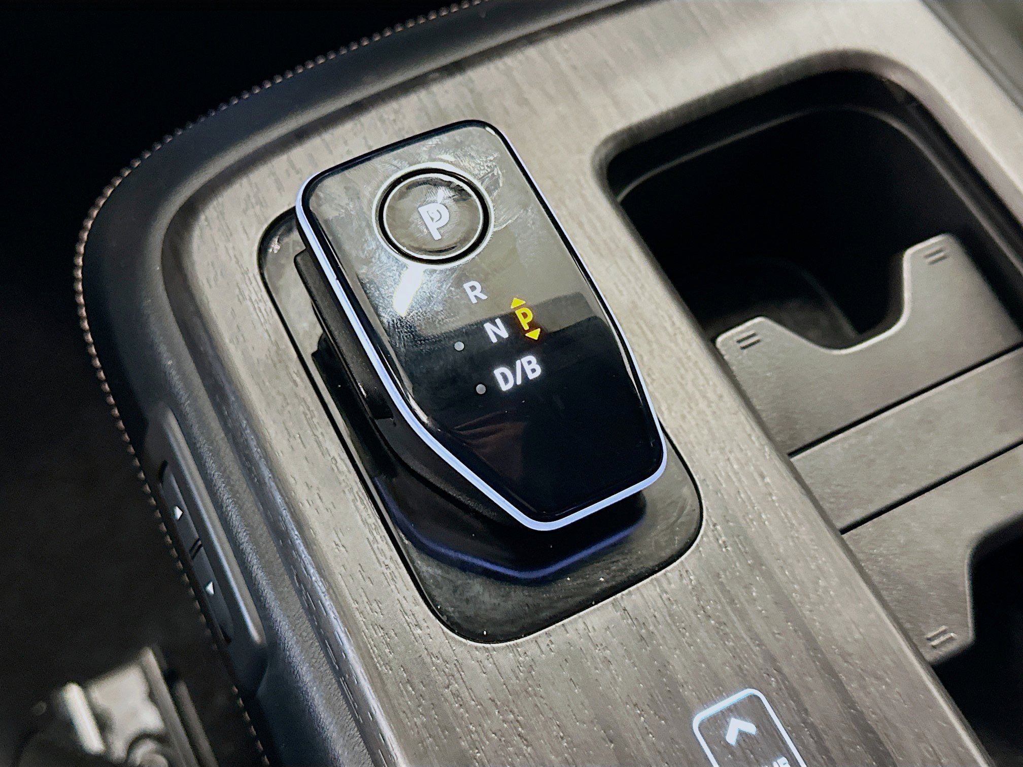 Used 2024 Nissan Ariya AWD image 25