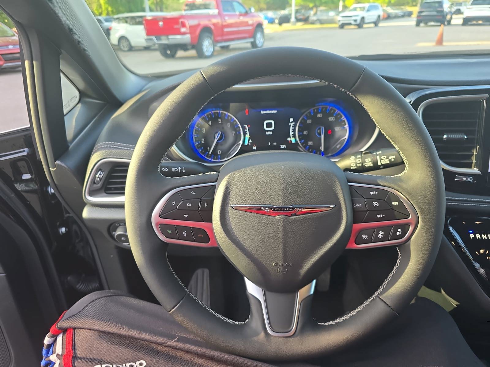 New 2026 Chrysler Pacifica Select FWD image 16