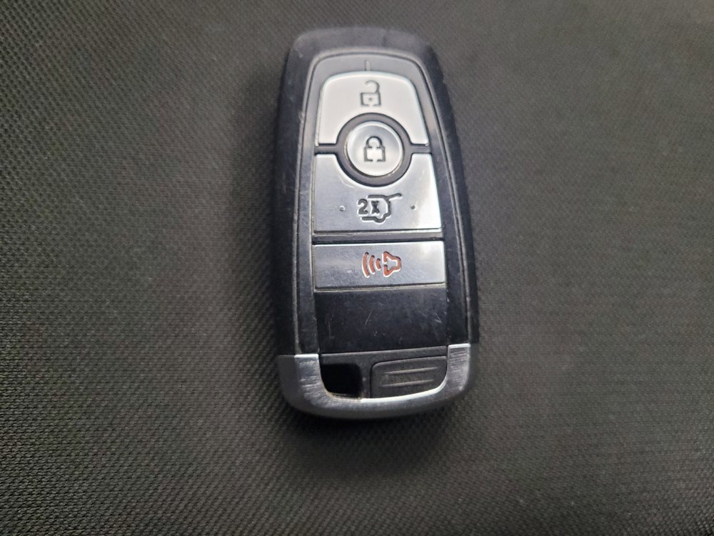 Used 2021 Ford Explorer XLT image 32