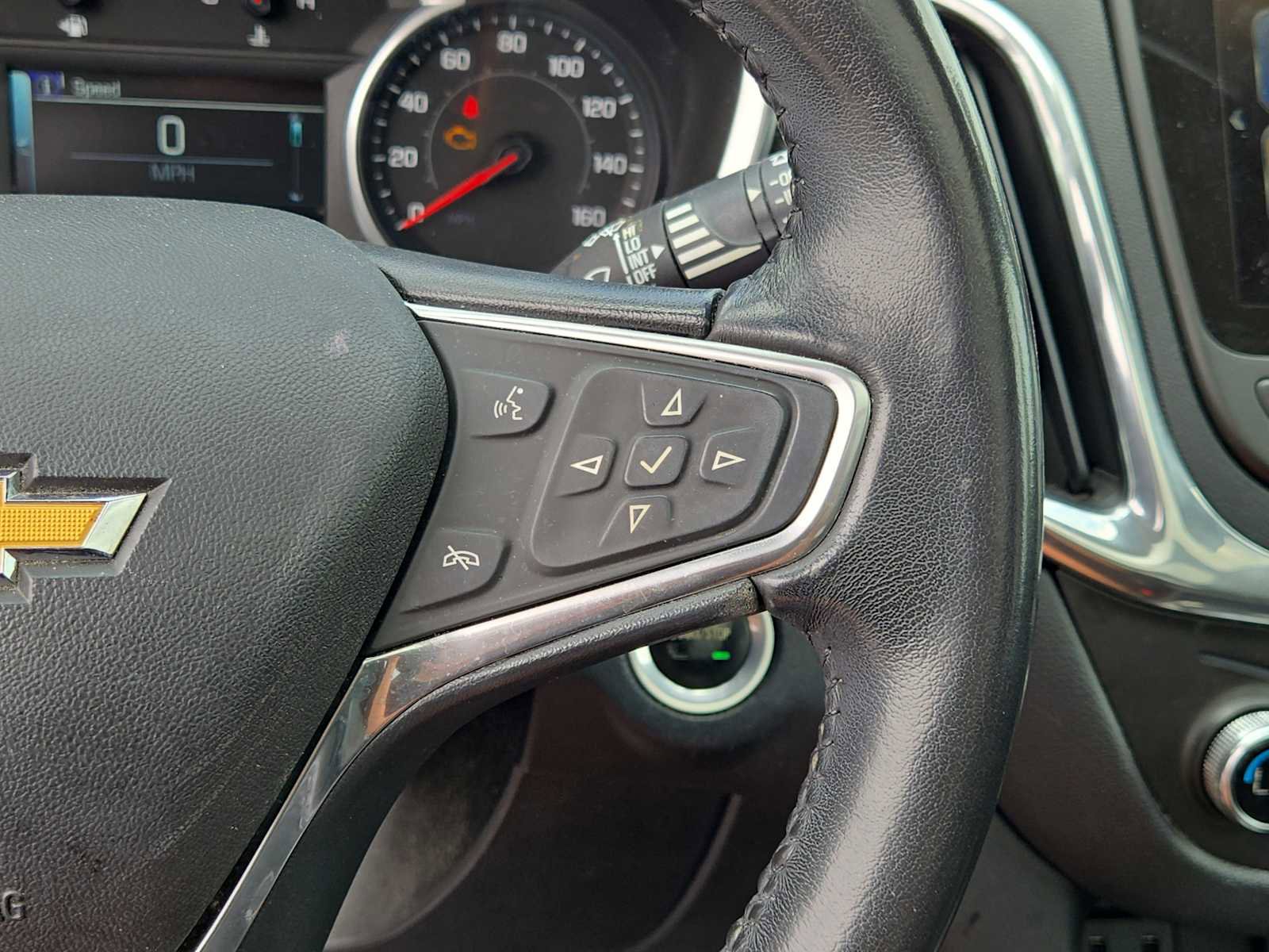 Used 2018 Chevrolet Equinox LT w/ Sun & Infotainment Package FWD image 25