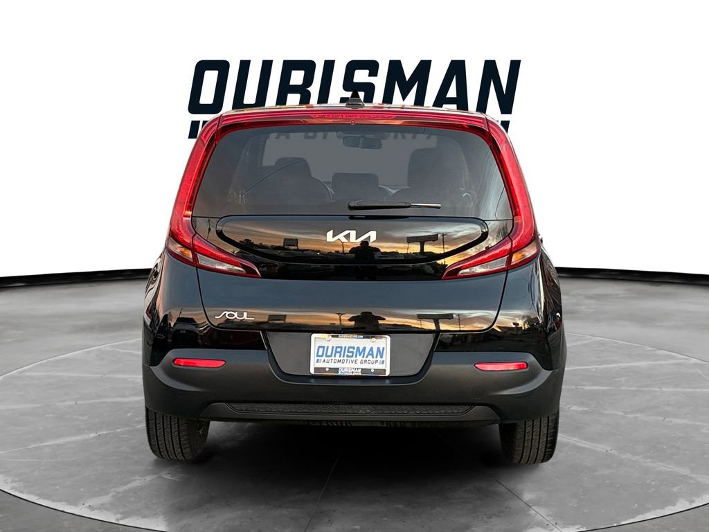 Certified 2022 Kia Soul LX image 5