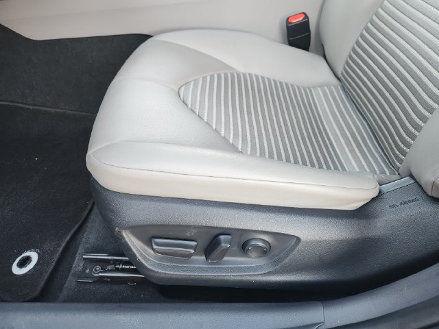 Used 2023 Toyota Camry SE FWD image 24