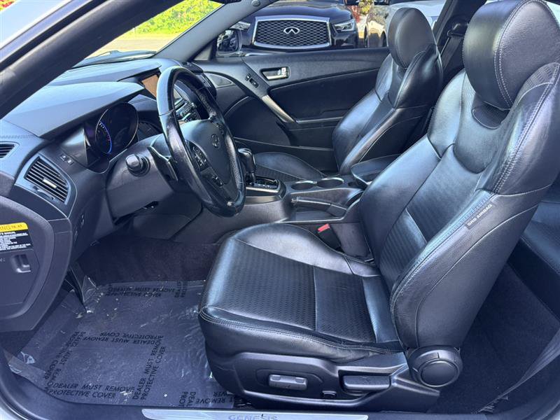 Used 2014 Hyundai Genesis 3.8 RWD image 14