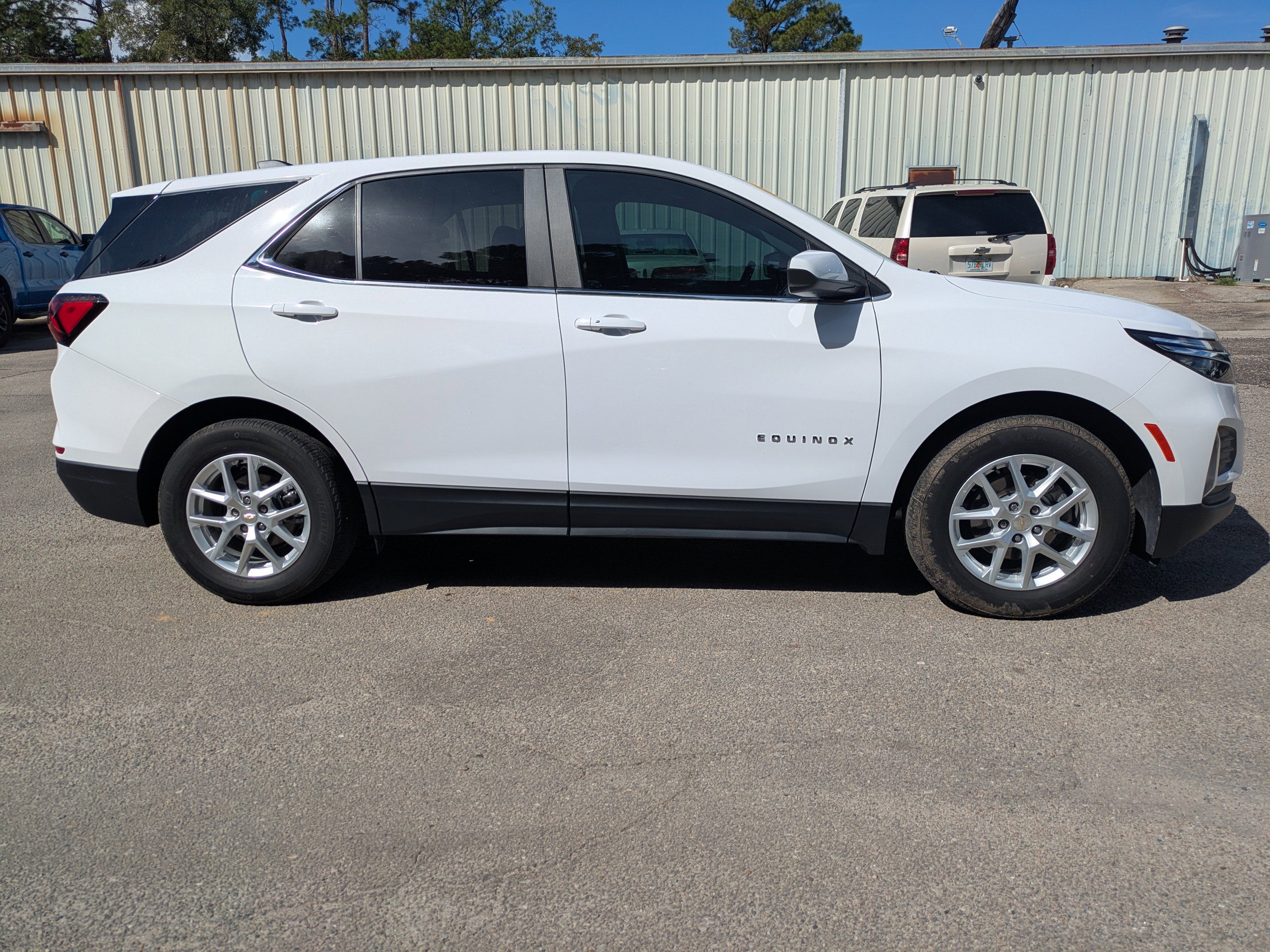 Used 2023 Chevrolet Equinox LT image 4