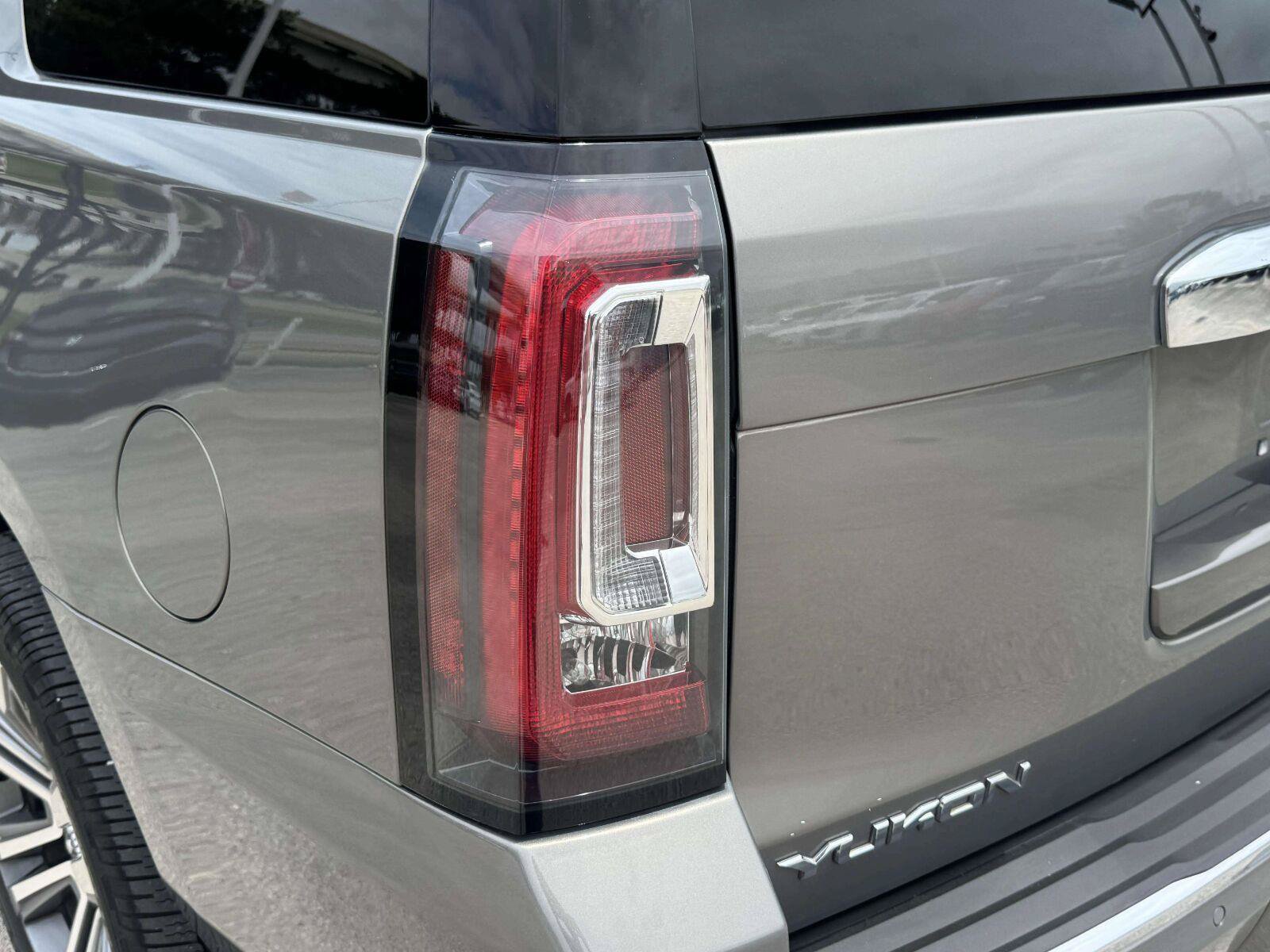 Used 2019 GMC Yukon Denali w/ Denali Ultimate Package AWD/4WD image 15