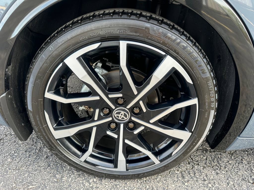 Used 2024 Toyota Prius Prime FWD image 36