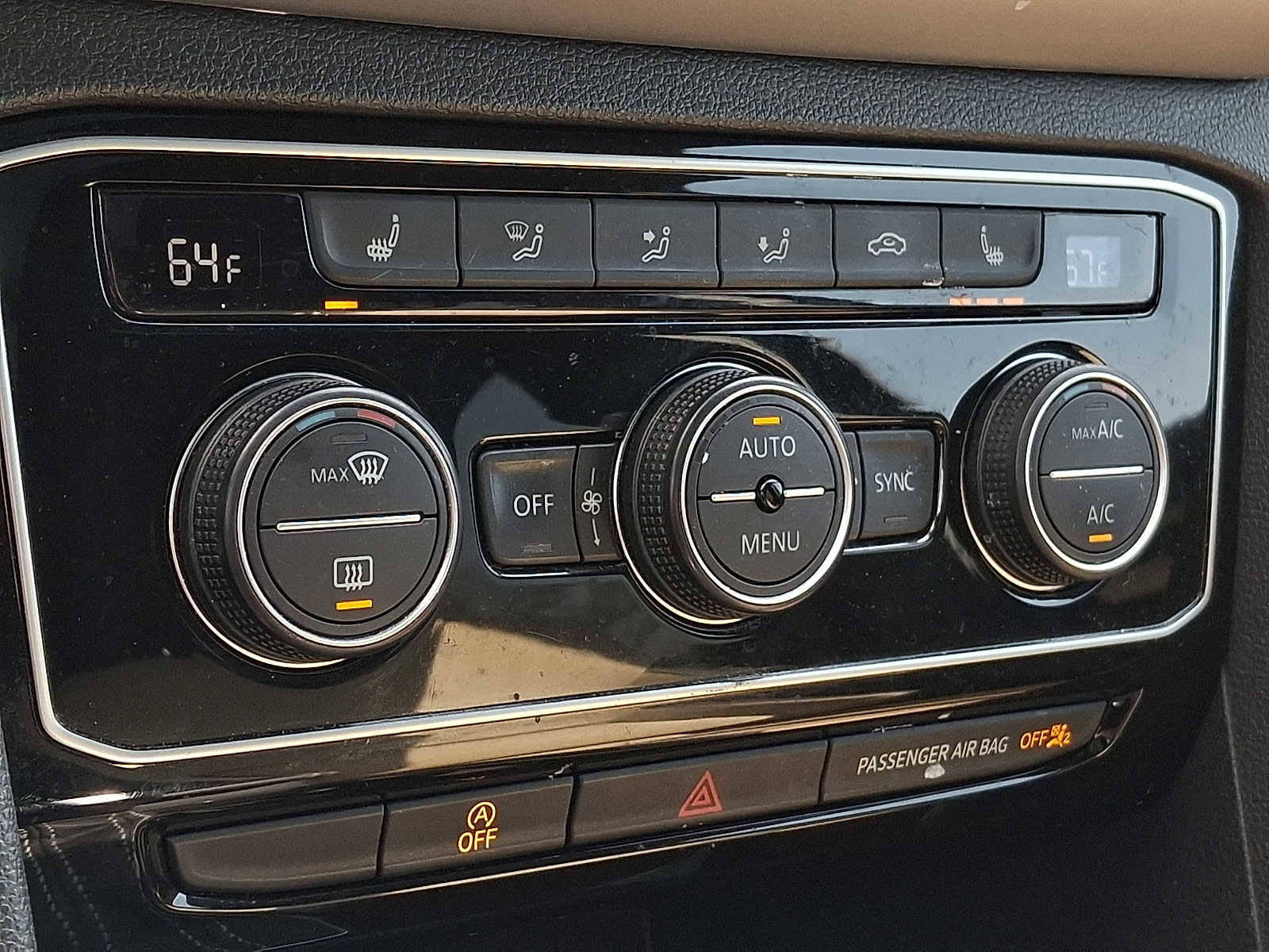 Used 2022 Volkswagen Atlas Cross Sport SE w/ Panoramic Sunroof Package image 14