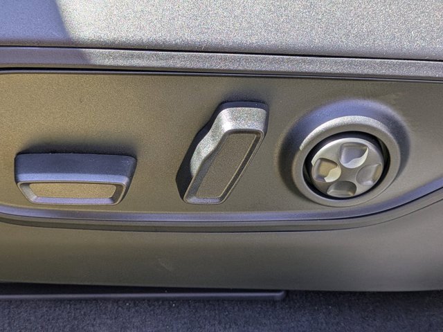 New 2025 Jeep Grand Cherokee L Limited w/ Black Appearance Package image 18