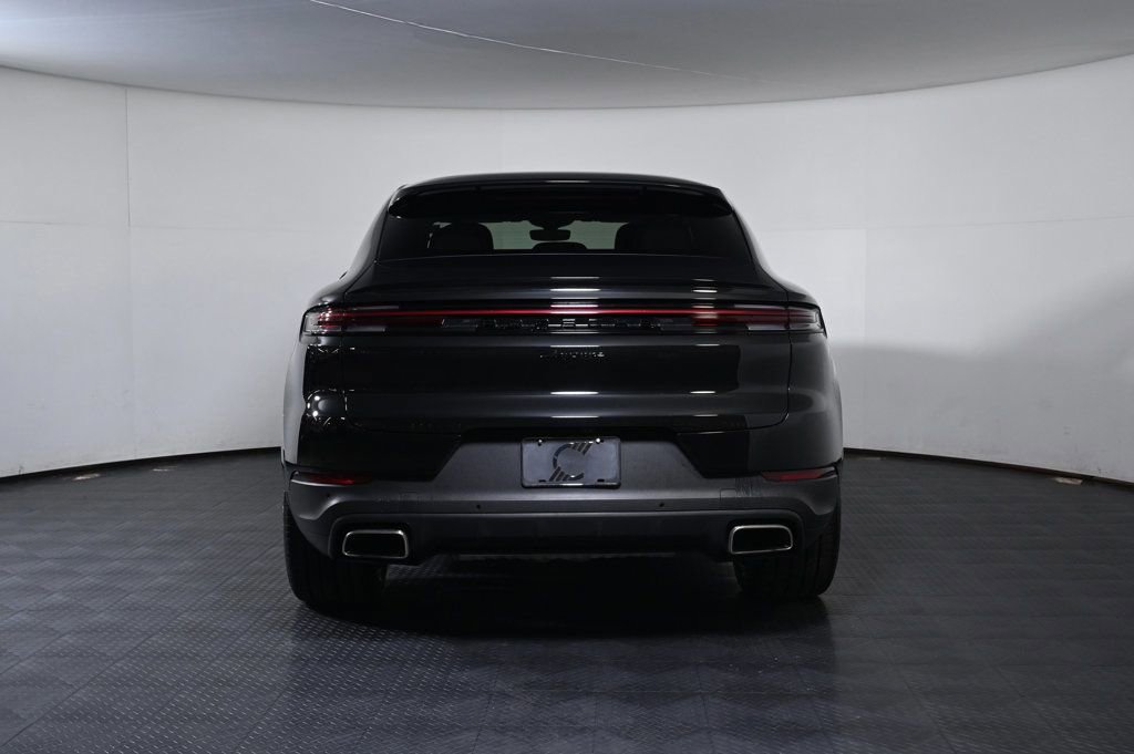 Certified 2025 Porsche Cayenne Coupe image 6