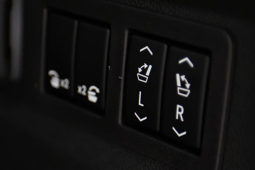 Used 2026 GMC Yukon XL Denali Ultimate image 14