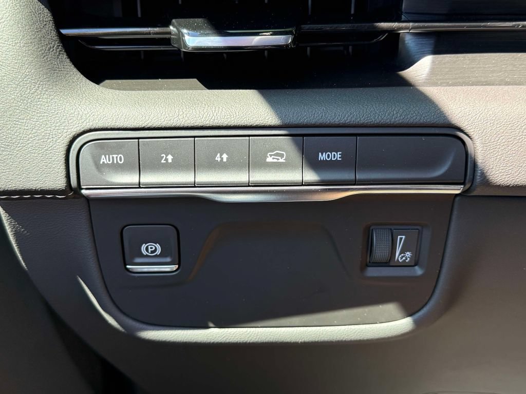 Used 2024 Cadillac Escalade Luxury AWD/4WD image 30