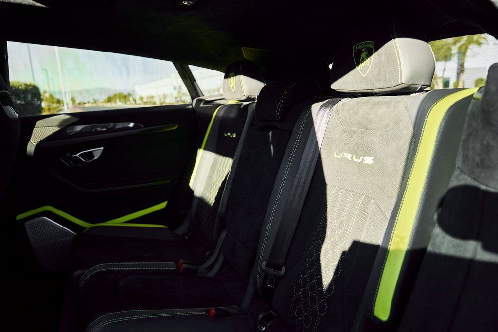 Used 2024 Lamborghini Urus Performante AWD/4WD image 48