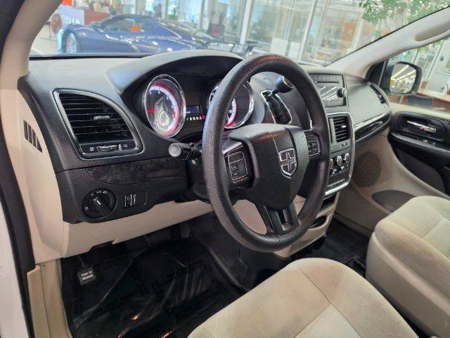 Used 2016 Dodge Grand Caravan SE w/ Quick Order Package 29E SE FWD image 8