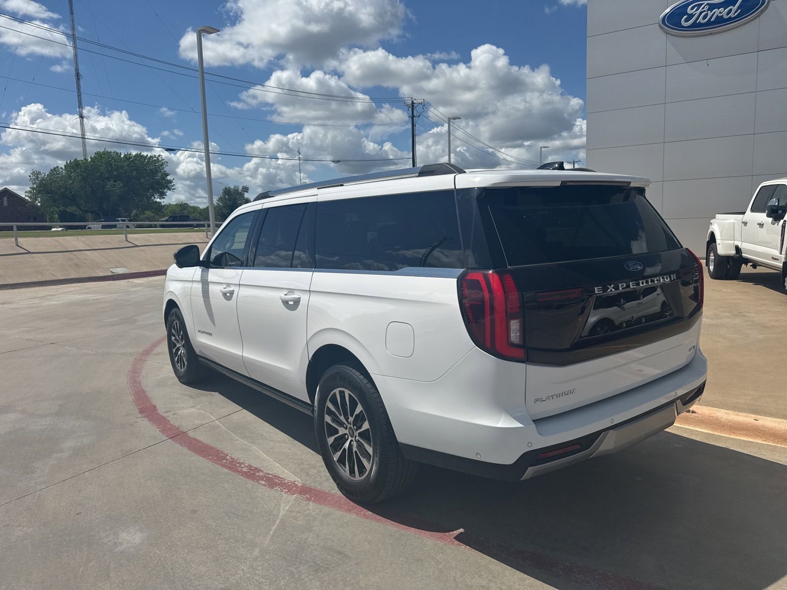 Used 2025 Ford Expedition Max Platinum image 7