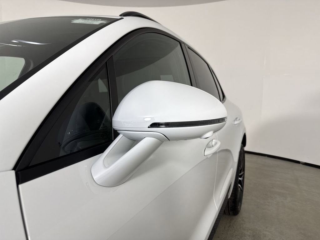 New 2026 Porsche Macan AWD/4WD image 12
