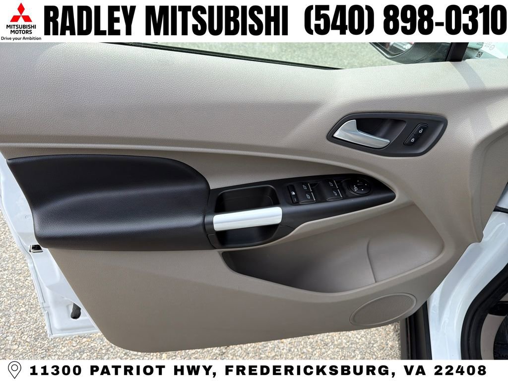 Used 2015 Ford Transit Connect Titanium image 4