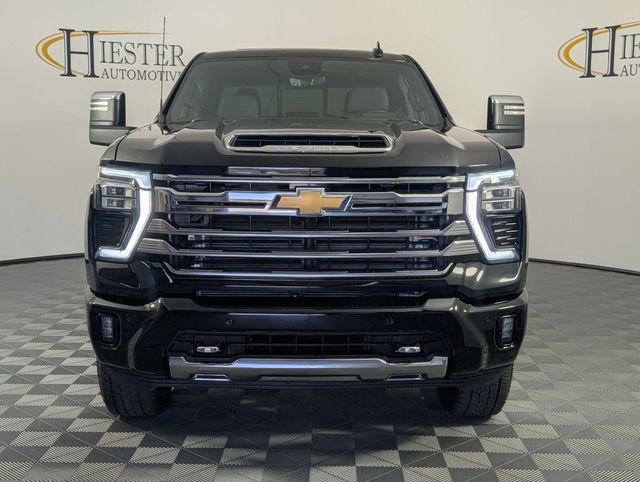 Certified 2024 Chevrolet Silverado 2500 High Country w/ High Country Premium Package image 3