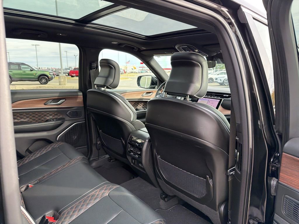 Used 2025 Jeep Grand Cherokee Summit image 20