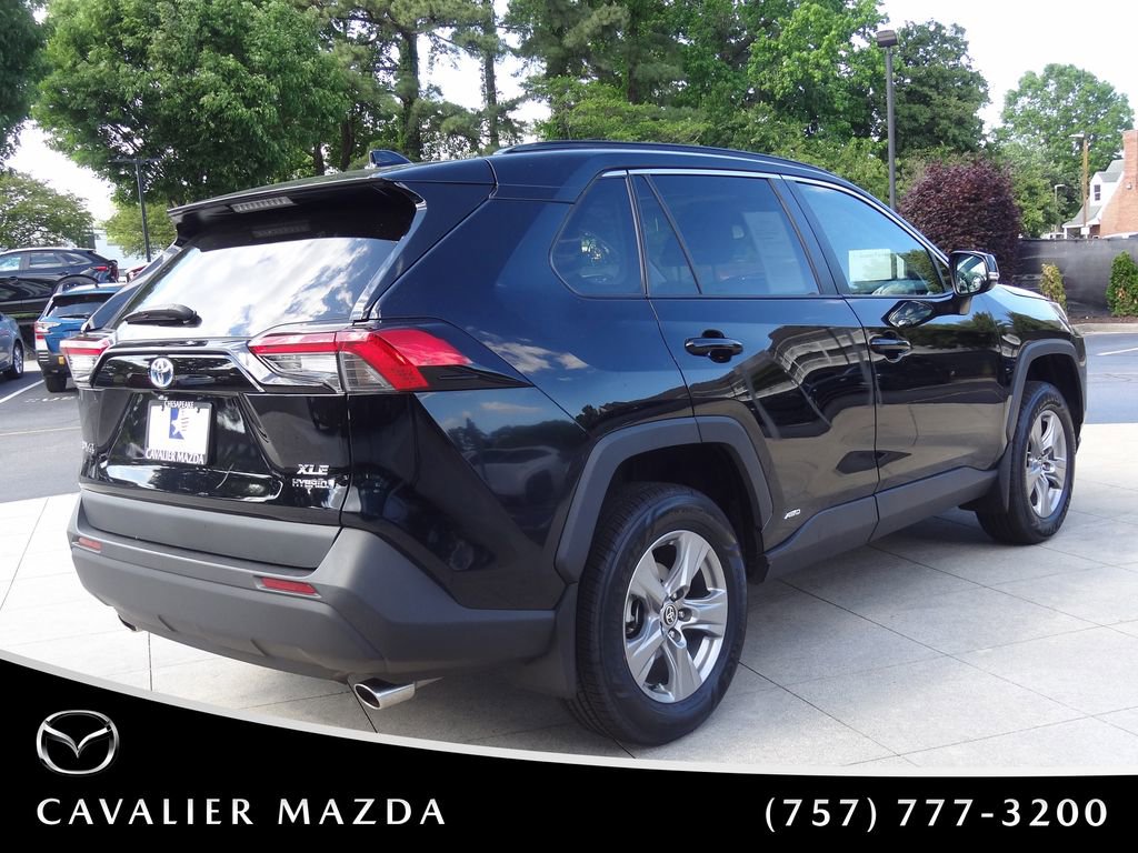 Used 2024 Toyota RAV4 XLE w/ Convenience Package AWD/4WD image 4