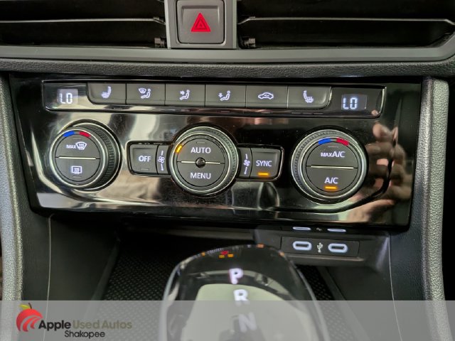 Used 2024 Volkswagen Jetta SE FWD image 19