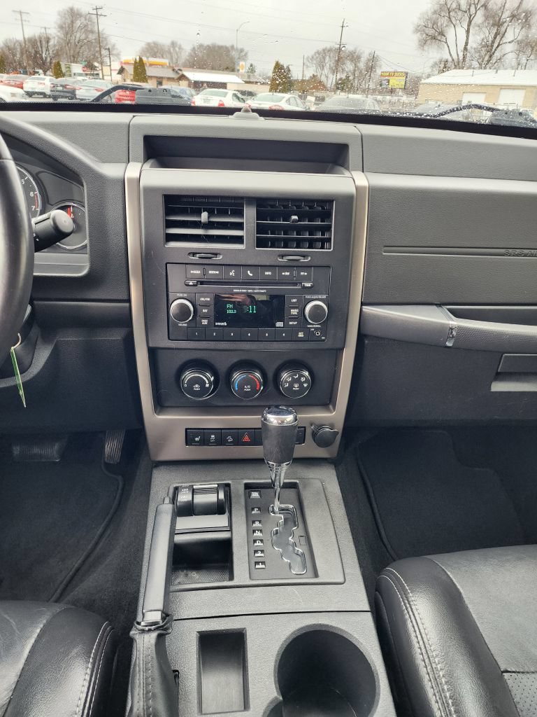 Used 2012 Jeep Liberty Sport AWD/4WD image 11