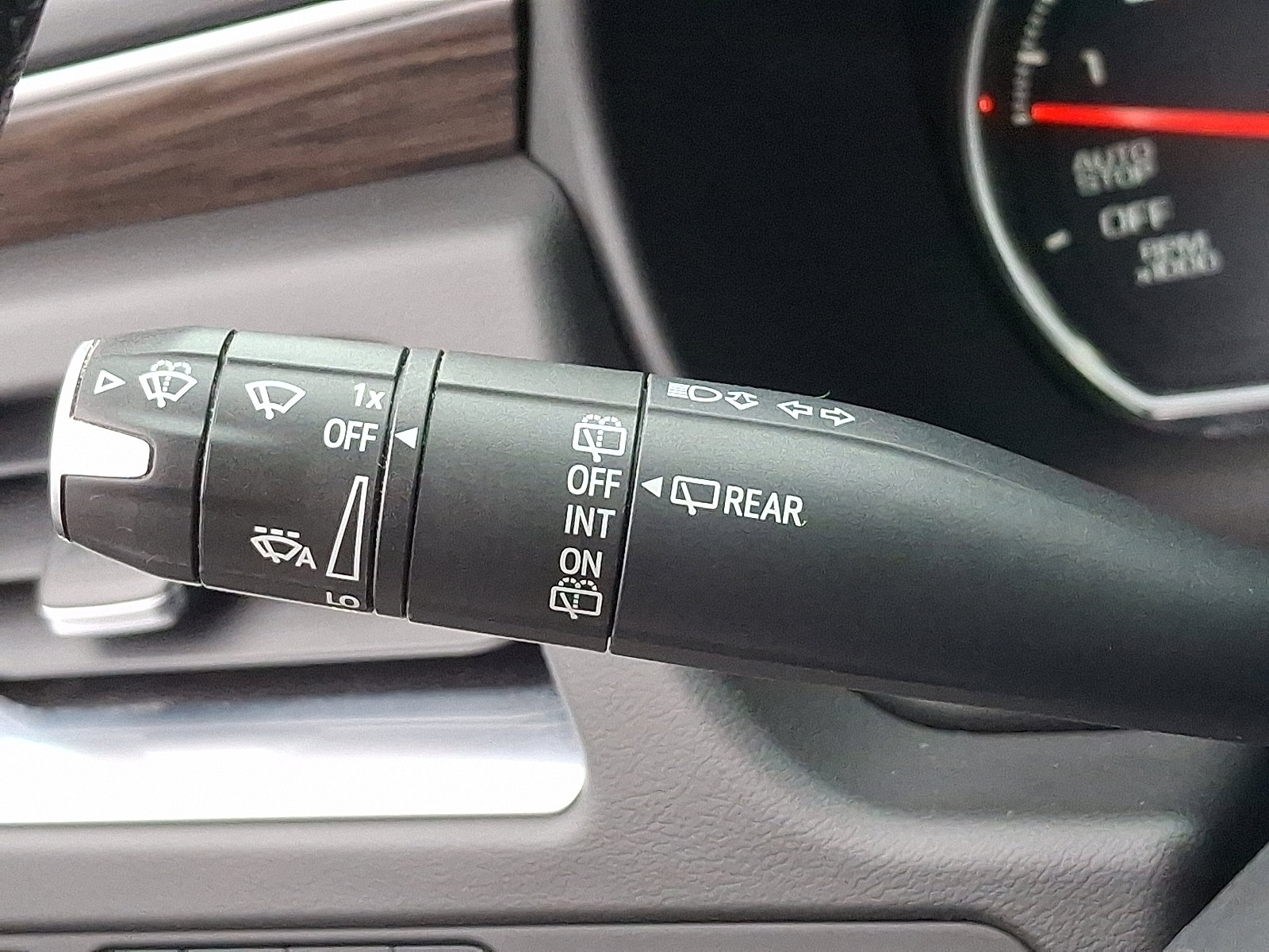 Used 2021 Chevrolet Tahoe LT w/ LT Signature Package image 25