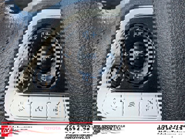 Used 2017 Toyota Prius Prime Premium image 19