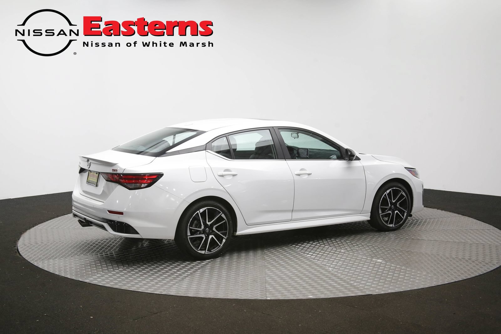Used 2024 Nissan Sentra SR w/ SR Premium Package FWD image 42