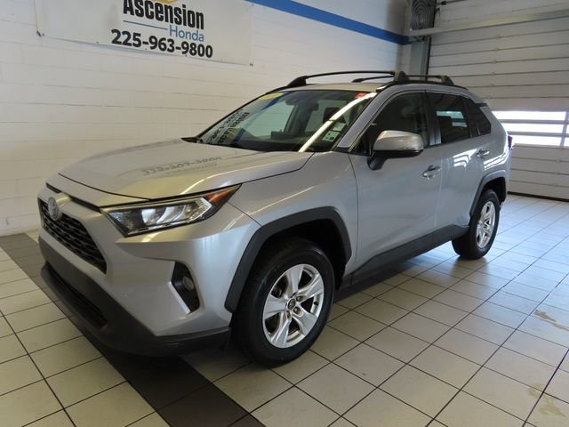 Used 2020 Toyota RAV4 XLE w/ Convenience Package image 2