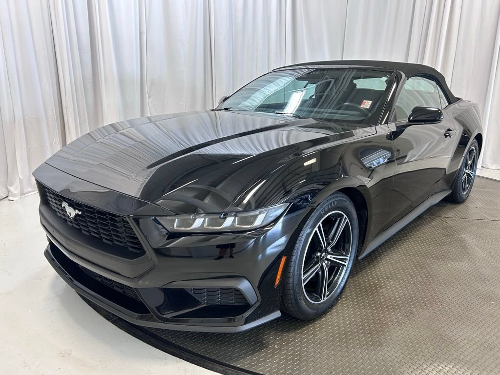 Used 2025 Ford Mustang Premium RWD image 23