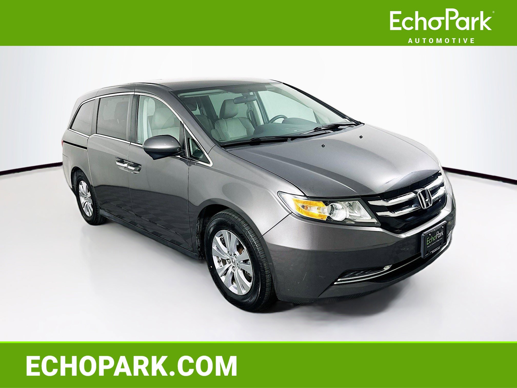 Used 2016 Honda Odyssey SE image 1