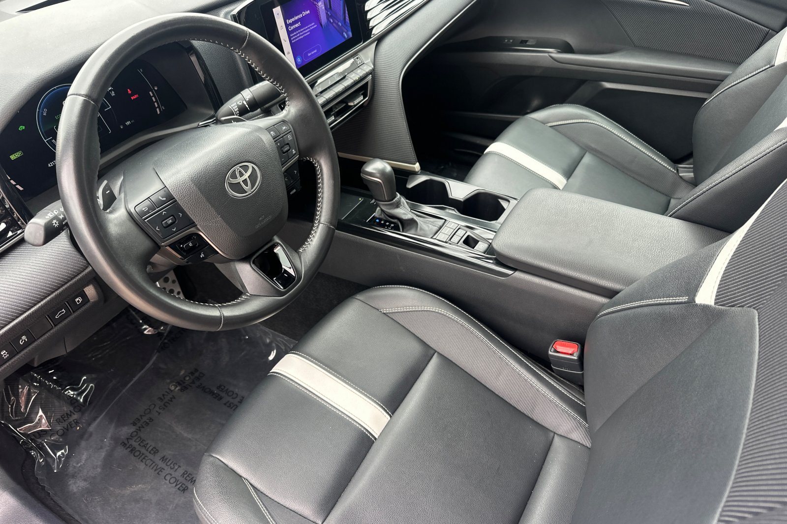 Certified 2025 Toyota Camry SE FWD image 12