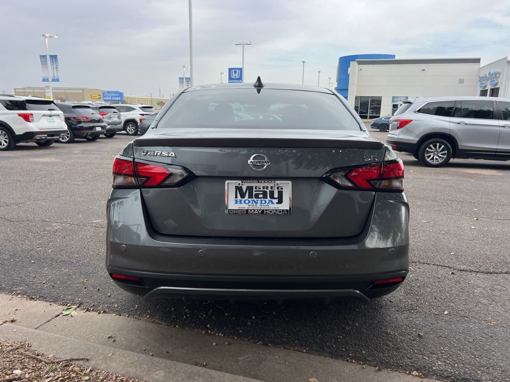 Used 2022 Nissan Versa SR image 6