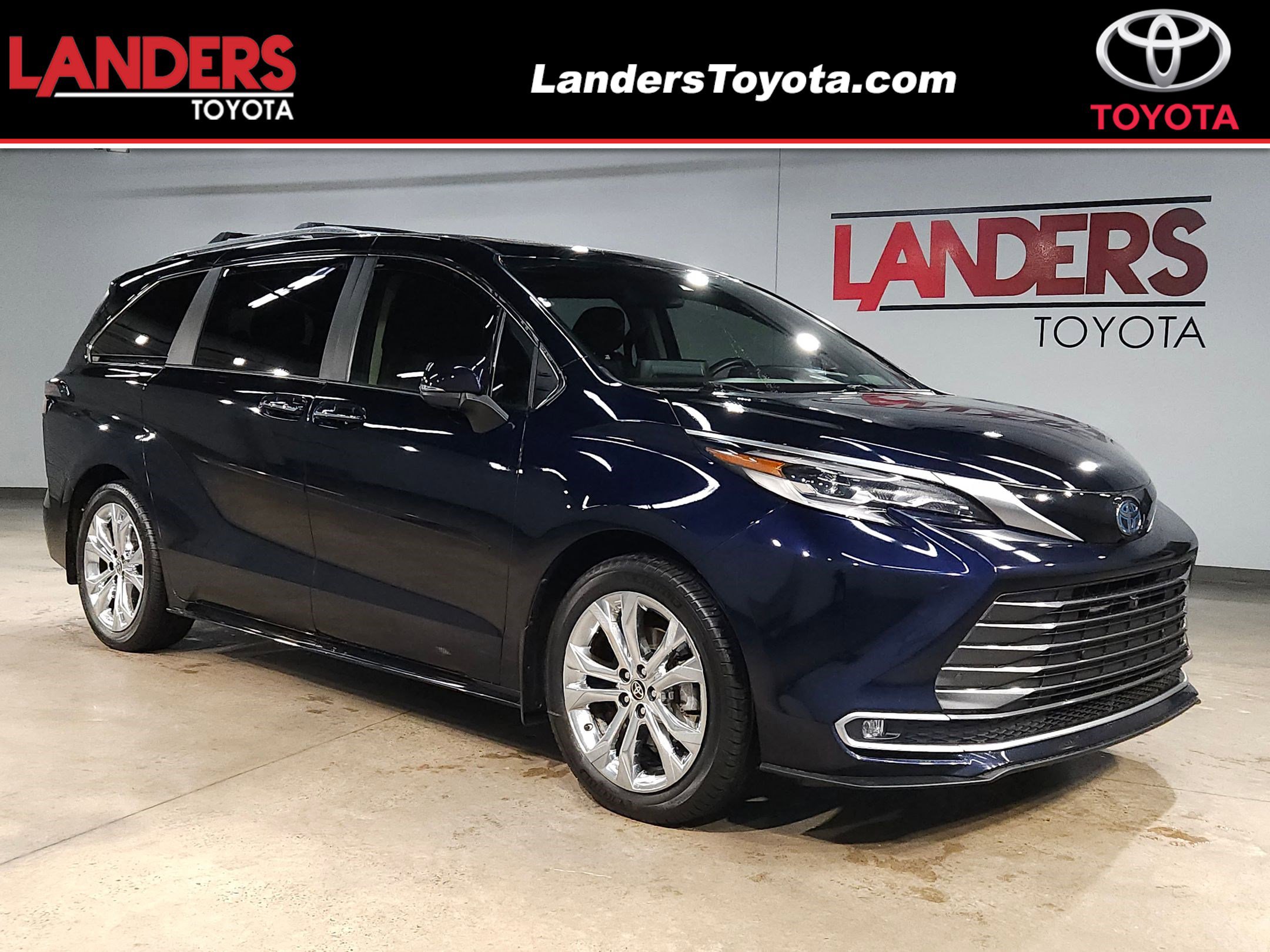 Used 2023 Toyota Sienna Platinum image 1