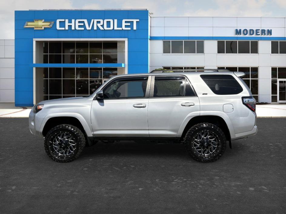 Used 2022 Toyota 4Runner SR5 AWD/4WD image 2