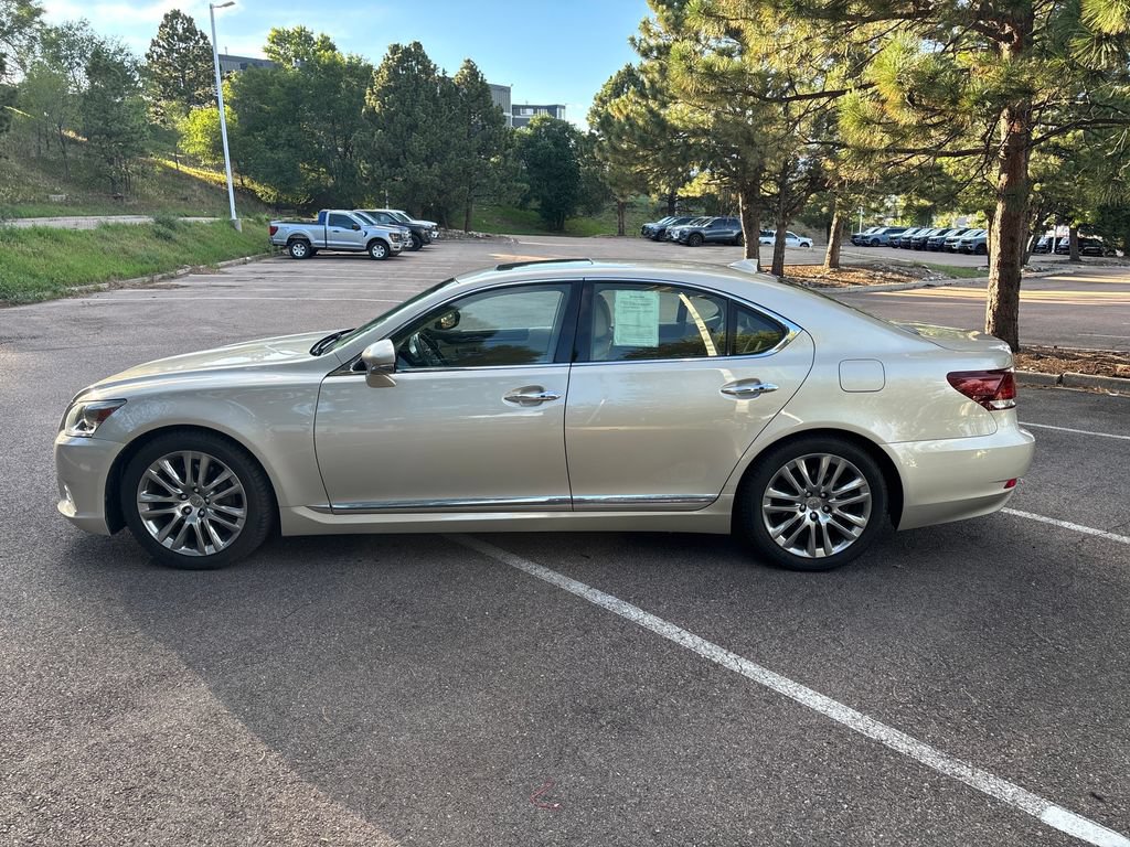 Used 2014 Lexus LS 460 w/ Comfort Package RWD image 8